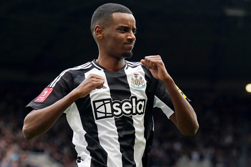 Transfer news, rumours and done deals, Ugochukwu & Broja to join Burnley, Liverpool youngster set for Lyon move, Arsenal transfer news: Eberechi Eze, Rodrygo, Ollie Watkins and more, Serie A and Saudi Pro League clubs circling for Darwin Nunez, Antony wants Betis move, Arsenal face Eze twist as Spurs register interest, Dortmund still want Sancho deal, Will Liverpool bid again for Alexander Isak?, Man Utd expecting Garnacho offers, Newcastle to demand Sesko answer this week?, Liverpool transfer news: Alexander Isak, Rodrygo, Jean-Philippe Mateta and more, Atlanta CEO speaks on Lookman situation, Everton agree deal for Dewsbury-Hall, Newcastle to compete for Guehi?, Man Utd expected to make formal Sesko offer, Tottenham fear for James Maddison as injury overshadows Son Heung-min farewell, Chelsea transfer news: Xavi Simons, Jorrel Hato, Morgan Rogers, Rodrygo and more, Wissa expected to return to Brentford training, Burnley set to sign Ugochukwu, Man United transfer news: Benjamin Sesko, Ollie Watkins, Corentin Tolisso and more, Another Chelsea player on the way out, Madrid interested in Premier League duo, Liverpool sign highly rated youngster, Saints reject second Dibling bid, Everton make bid for Dewsbury-Hall, Hojlund priced at £30m, Son on leaving Tottenham this summer, Bruno Fernandes tears into ‘lazy’ Man United teammates after Everton draw, AC Milan make approach for Nunez, Antonio won't be offered new contract, Chelsea sign 19-year-old Netherlands defender Jorrel Hato from Ajax, Utd open to Hojlund sale, Tottenham remain keen on Kolo Muani, Lookman accuses Atalanta of 'breaking promises', Moyes: 'There will be deals next week', Alli looking for new club, Tottenham captain Son Heung Min to leave club for ‘fresh challenge’, Isak returns to Newcastle training ground, Burnley targeting Dubravka, The logic behind Liverpool’s decision to sell Luis Diaz, Guedes set to leave Wolves, Garnacho waiting for Chelsea, Newcastle keeping tabs on PSG striker, Nunez targeted by Saudi side, Burnley in advanced talks to sign Armando Broja, Liverpool remain interested in Guehi, Man United 'lead race' for Donnarumma and eye Pope, Chelsea chasing Simons and Garnacho, Al Nassr give up Fernandes pursuit, Amorimg on Mbeumo's first outing for Man Utd, Chelsea starlet to leave?, Arsenal face Eze twist as Spurs register interest, LAFC agree deal for Son, Villa & Newcastle to fight for Calvert-Lewin?, Leipzig using Ekitike fee as benchmark?, Dortmund 'have reservations' over potential Sancho deal, West Ham secure Callum Wilson's signature, Newcastle to look at Watkins & Wissa if Isak leaves, Los Angeles FC lead race for Son's signature, Man Utd battle Newcastle for Benjamin Sesko, Tottenham captain Son Heung Min to leave club for ‘fresh challenge’, Good morning!, Lookman wants to depart Atalanta over 'broken promises', Bannan commits to Wednesday, Amorim 'really happy' with Hojlund, Sesko saga reaches critical decision, Liverpool still have eyes for Guehi, West Ham capture Wilson, Gyokores debut and what it showed, Eddie Howe admits Alexander Isak transfer saga 'far from ideal', Leipzig using Ekitike fee as benchmark?, Tottenham captain Son Heung Min to leave club for ‘fresh challenge’, Liverpool make surprise decision over Alexander Isak pursuit after Newcastle bid rejected, Lookman wants to depart Atalanta over 'broken promises', Bannan commits to Wednesday, Howe admits the Isak saga is 'not ideal', Ademola Lookman hands in transfer request to Atalanta, Amorim 'really happy' with Hojlund, More bids to come for Tyler Dibling?, Gyokores debut and what it showed, Newcastle to look at Watkins & Wissa if Isak leaves, West Ham capture Wilson, Liverpool still have eyes for Guehi, What next for Kiwior?, The logic behind selling Luis Diaz, Sesko saga reaches critical decision, West Ham make Hermansen approach, Liverpool make surprise decision over Alexander Isak pursuit after Newcastle bid rejected, Garnacho keen on Chelsea move, More bids to come for Tyler Dibling?, Kieffer Moore to undergo medical ahead of Wrexham move