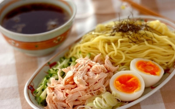 【キュンと酸っぱい】鶏だしレモンの冷やしラーメン, 【野菜たっぷり】北海道の居酒屋定番！ ラーメンサラダ, 麺つゆで本格！ 鶏だしの冷やしつけ麺, トマトカレーつけ麺, やみつき！ ピリ辛ネギチャーシュー