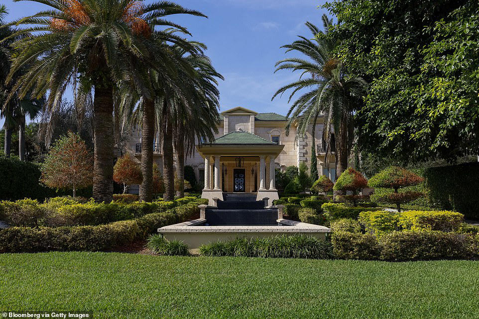 Report: Billionaires are buying up 'trophy homes' in Miami