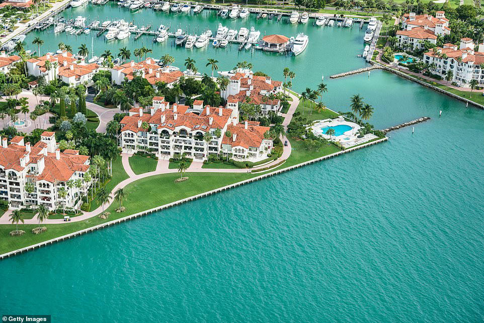 Report: Billionaires are buying up 'trophy homes' in Miami
