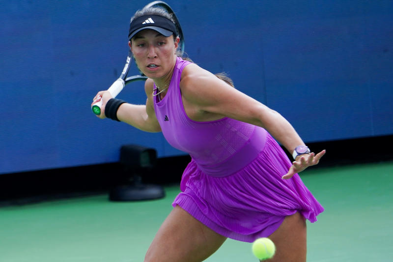 1. Will Cincinnati get an Alcaraz-Sinner showdown? , 2. Can WTA No. 1 Aryna Sabalenka defend Cincinnati Open title? , 3. Will this be Novak Djokovic's final Cincinnati appearance? , 4. Iga Swiatek coming off Wimbledon domination , 5. Will American tennis stars make a run at Rookwood Cup?