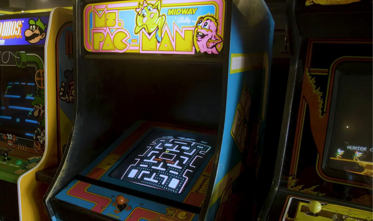 Ms. Pac-Man (Midway, 1981) Classic Nostalgia Worth Serious Cash, Pong (Atari, 1972), Pac-Man (Midway, 1980), Ms. Pac-Man (Midway, 1981), Galaga (Midway, 1981), Tempest (Atari, 1981), Frogger (Sega/Gremlin, 1981), Asteroids (Atari, 1979), Defender (Williams, 1981), Joust (Williams, 1982), Q*bert (Gottlieb, 1982), Tron (Bally Midway, 1982), Dragon’s Lair (Cinematronics, 1983), Punch-Out!! (Nintendo, 1984), Double Dragon (Technōs, 1987), Teenage Mutant Ninja Turtles (Konami, 1989), Street Fighter II (Capcom, 1991), Mortal Kombat (Midway, 1992), NBA Jam (Midway, 1993), The Simpsons (Konami, 1991), Rampage (Bally Midway, 1986), Gauntlet (Atari, 1985)