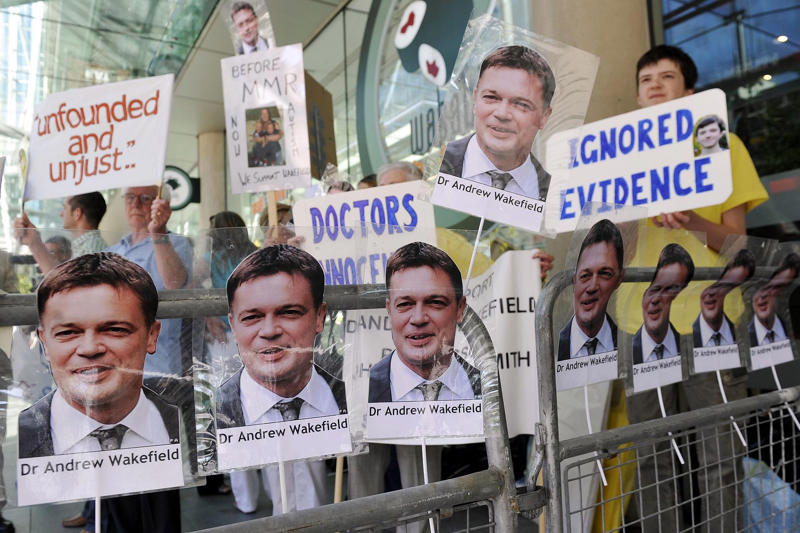 False Doctors, Great Prestige, The Count of Saint-Germain, A Mysterious Figure, John Taylor, Bach and Handel, Franz Anton Mesmer, From Belief to Reality, Rasputin, A Clinical Coincidence, Linda Hazzard: the doctor of hunger, A devastating method, John R. Brinkley: the doctor with goat glands, Brinkley's fame and fall, Andrew Wakefield: a false explanation for autism, Disavowed by his peers
