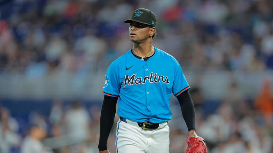 1. Milwaukee Brewers (LR: 12), 2. Los Angeles Dodgers (LR: 1), 3. Chicago Cubs (LR: 2), 4. Philadelphia Phillies (LR: 8), 5. Detroit Tigers (LR: 3), 6. New York Mets (LR: 6), 7. Toronto Blue Jays (LR: 14), 8. San Diego Padres (LR: 10), 9. Boston Red Sox (LR: 15), 10. Houston Astros (LR: 7), 11. Seattle Mariners (LR: 11), 12. New York Yankees (LR: 4), 13. Texas Rangers (LR: 19), 14. Cincinnati Reds (LR: 13), 15. Tampa Bay Rays (LR: 9), 16. Kansas City Royals (LR: 22), 17. Miami Marlins (LR: 28), 18. Cleveland Guardians (LR: 20), 19. San Francisco Giants (LR: 6), 20. St. Louis Cardinals (LR: 17), 21. Los Angeles Angels (LR: 23), 22. Arizona Diamondbacks (LR: 21), 23. Minnesota Twins (LR: 18), 24. Baltimore Orioles (LR: 24), 25. Atlanta Braves (LR: 16), 26. Pittsburgh Pirates (LR: 25), 27. Athletics (LR: 27), 28. Washington Nationals (LR: 26), 29. Chicago White Sox (LR: 29), 30. Colorado Rockies (LR: 30)