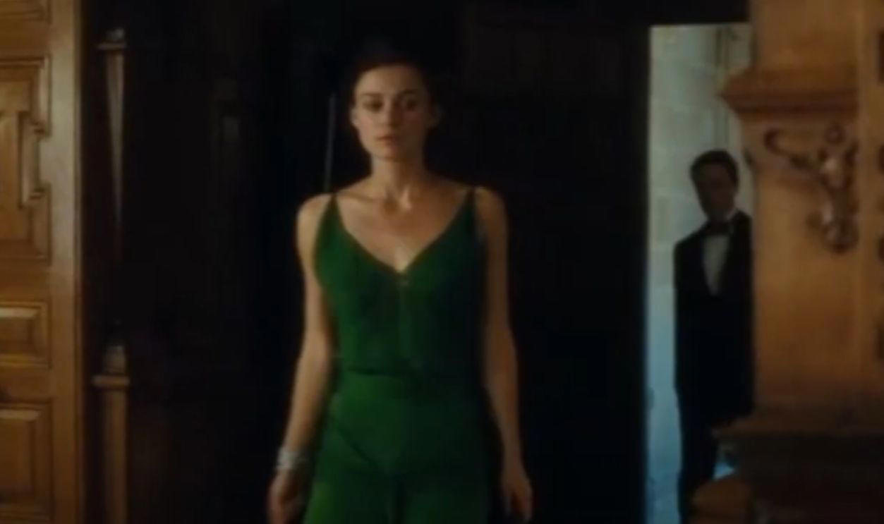 Cinematic Fashionistas, Uma Thurman's Yellow Jumpsuit (Kill Bill, 2003), Cher's Yellow Plaid Suit (Clueless, 1995), Dionne's Edgy Mixes (Clueless, 1995), Miranda Priestly's Power Wardrobe (The Devil Wears Prada, 2006), Keira Knightley's Green Silk Gown (Atonement, 2007), Grace Jones's Warrior Look (Conan The Destroyer, 1984), Vivien Leigh's Green Drapery Dress (Gone With The Wind, 1939), Neo's Leather Trench Coat (The Matrix, 1999), Belle's Golden Gown (Beauty And The Beast, 1991), Holly Golightly's Polka-Dot Dress (Breakfast At Tiffany's, Party Scene), Audrey Hepburn's Pink Cap Sleeve Gown (Funny Face, 1957), Queen And Slim's Costume Design (Queen &amp; Slim, 2019), Jennifer Beals's Off-The-Shoulder Sweatshirt (Flashdance, 1983), Diane Keaton's Menswear Look (Annie Hall, 1977), Sharon Stone's White Dress (Basic Instinct, 1992), Barbra Streisand's Gold Pantsuit (Funny Girl, 1968), Grace Kelly's Ice Blue Ball Gown (To Catch A Thief, 1955), Sarah Jessica Parker's Tulle Skirt (Sex And The City, 2008), Cate Blanchett's Red Dress (Carol, 2015), Beyoncé's Gold Bodysuit (Dreamgirls, 2006), Tilda Swinton's Period Fusion (Orlando, 1992), Natalie Portman's Black Swan Costume (Black Swan, 2010), Reese Witherspoon's Harvard Pink (Legally Blonde, 2001), Olivia Newton-John's Leather Pants (Grease, 1978), Angelina Jolie's Lara Croft Bodysuit (Lara Croft: Tomb Raider, 2001), Björk's Swan Dress (Dancer In The Dark Oscars, 2001)
