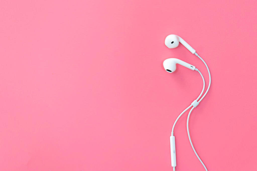 5. Wired Headphones 1. Disposable cameras, 2. Vinyl, 3. Toy Collections, 4. Vintage Clothes, 5. Wired Headphones, 6. Snail Mail, 7. Flip Phones