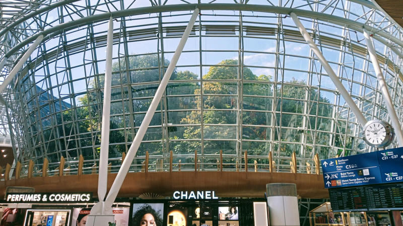#28 – Kuala Lumpur International Airport (KUL), Malaysia Luxury Is An Understatement, #49 – Milan Malpensa Airport (MXP), Italy, #47 – Christchurch Airport (CHC), New Zealand, #46 – Helsinki-Vantaa Airport (HEL), Finland, #45 – Seattle-Tacoma International Airport (SEA), USA, #43 – Tokyo Narita International Airport (NRT), Japan, #42 – Cape Town International Airport (CPT), South Africa, #41 – Auckland Airport (AKL), New Zealand, #40 – Oslo Gardermoen Airport (OSL), Norway, #39 – Munich Airport (MUC), Germany, #38 – Brisbane Airport (BNE), Australia, #37 – Dallas Fort Worth International Airport (DFW), USA, #36 – Barcelona El Prat Airport (BCN), Spain, #35 – Hamad International Airport (DOH), Qatar, #34 – Vienna International Airport (VIE), Austria, #33 – Tallinn Lennart Meri Airport (TLL), Estonia, #32 – Zürich Airport (ZRH), Switzerland, #31 – Copenhagen Airport (CPH), Denmark, #30 – Abu Dhabi International Airport (AUH), UAE, #29 – Istanbul Airport (IST), Turkey, #28 – Kuala Lumpur International Airport (KUL), Malaysia, #27 – Seoul Incheon International Airport (ICN), South Korea, #26 – Amsterdam Schiphol Airport (AMS), Netherlands, #25 – Toronto Pearson International Airport (YYZ), Canada, #24 – Doha Hamad Airport (DOH), Qatar, #23 – Athens International Airport (ATH), Greece, #22 – Chicago O'Hare International Airport (ORD), USA, #21 – Dubai International Airport (DXB), UAE, #20 – Frankfurt Airport (FRA), Germany, #19 – Sydney Kingsford Smith Airport (SYD), Australia, #18 – Hong Kong International Airport (HKG), Hong Kong, #17 – Madrid-Barajas Airport (MAD), Spain, #16 – Doha International Airport (DOH), Qatar, #15 – Seattle-Tacoma International Airport (SEA), USA, #14 – Vienna Airport (VIE), Austria, #13 – London Heathrow Airport (LHR), UK, #12 – Kansai International Airport (KIX), Japan, #11 – Paris Charles de Gaulle Airport (CDG), France, #10 – Panama Tocumen International Airport (PTY), Panama, #9 – Doha Hamad Terminal A (DOH), Qatar, #8 – Zurich Airport (ZRH), Switzerland, #7 – Quito Mariscal Sucre International Airport (UIO), Ecuador, #6 – Munich Airport (MUC), Germany, #5 – Doha Hamad International (DOH), Qatar, #4 – Incheon International Airport (ICN), South Korea, #3 – Hong Kong International Airport (HKG), Hong Kong, #2 – Tokyo Haneda Airport (HND), Japan