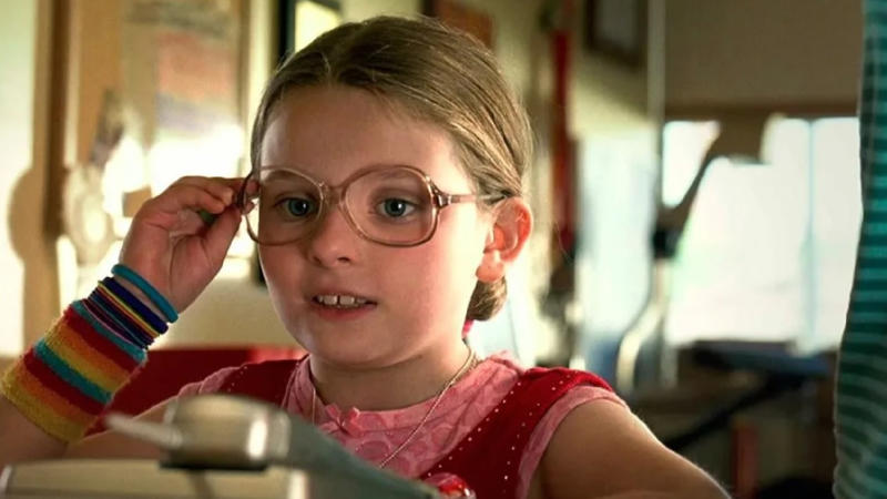 Always Miss Sunshine Little Miss Sunshine (2006), Still an artist, Against violence, Shocking post, Setting an example, Humanitarian causes, Family of an artist, An early start, Always Miss Sunshine, Recognition and awards, Work and more work, Just the voice, Dedication to music, At the bookshop, A new format
