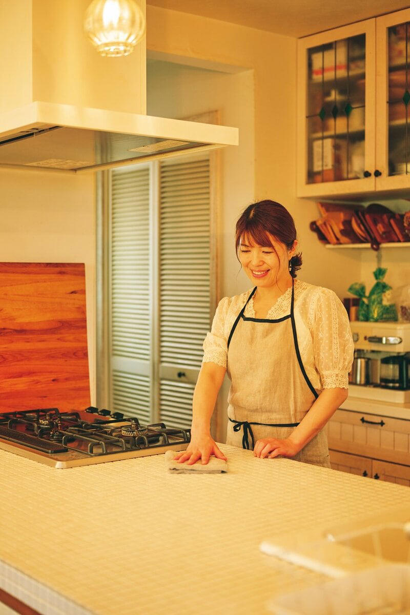 1日3杯のコーヒー：夏でもノンカフェインの温かいお茶で、睡眠の質アップ, 18時半以降に食べること：夜は胃腸を休めて、朝すっきり目覚める, あと回し：面倒なタスクは先に終わらせて、フットワークを軽く, なんだかモヤモヤ…そんなときは思いっきり捨てる！