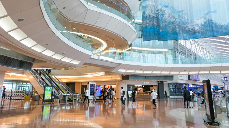 #2 – Tokyo Haneda Airport (HND), Japan Luxury Is An Understatement, #49 – Milan Malpensa Airport (MXP), Italy, #47 – Christchurch Airport (CHC), New Zealand, #46 – Helsinki-Vantaa Airport (HEL), Finland, #45 – Seattle-Tacoma International Airport (SEA), USA, #43 – Tokyo Narita International Airport (NRT), Japan, #42 – Cape Town International Airport (CPT), South Africa, #41 – Auckland Airport (AKL), New Zealand, #40 – Oslo Gardermoen Airport (OSL), Norway, #39 – Munich Airport (MUC), Germany, #38 – Brisbane Airport (BNE), Australia, #37 – Dallas Fort Worth International Airport (DFW), USA, #36 – Barcelona El Prat Airport (BCN), Spain, #35 – Hamad International Airport (DOH), Qatar, #34 – Vienna International Airport (VIE), Austria, #33 – Tallinn Lennart Meri Airport (TLL), Estonia, #32 – Zürich Airport (ZRH), Switzerland, #31 – Copenhagen Airport (CPH), Denmark, #30 – Abu Dhabi International Airport (AUH), UAE, #29 – Istanbul Airport (IST), Turkey, #28 – Kuala Lumpur International Airport (KUL), Malaysia, #27 – Seoul Incheon International Airport (ICN), South Korea, #26 – Amsterdam Schiphol Airport (AMS), Netherlands, #25 – Toronto Pearson International Airport (YYZ), Canada, #24 – Doha Hamad Airport (DOH), Qatar, #23 – Athens International Airport (ATH), Greece, #22 – Chicago O'Hare International Airport (ORD), USA, #21 – Dubai International Airport (DXB), UAE, #20 – Frankfurt Airport (FRA), Germany, #19 – Sydney Kingsford Smith Airport (SYD), Australia, #18 – Hong Kong International Airport (HKG), Hong Kong, #17 – Madrid-Barajas Airport (MAD), Spain, #16 – Doha International Airport (DOH), Qatar, #15 – Seattle-Tacoma International Airport (SEA), USA, #14 – Vienna Airport (VIE), Austria, #13 – London Heathrow Airport (LHR), UK, #12 – Kansai International Airport (KIX), Japan, #11 – Paris Charles de Gaulle Airport (CDG), France, #10 – Panama Tocumen International Airport (PTY), Panama, #9 – Doha Hamad Terminal A (DOH), Qatar, #8 – Zurich Airport (ZRH), Switzerland, #7 – Quito Mariscal Sucre International Airport (UIO), Ecuador, #6 – Munich Airport (MUC), Germany, #5 – Doha Hamad International (DOH), Qatar, #4 – Incheon International Airport (ICN), South Korea, #3 – Hong Kong International Airport (HKG), Hong Kong, #2 – Tokyo Haneda Airport (HND), Japan