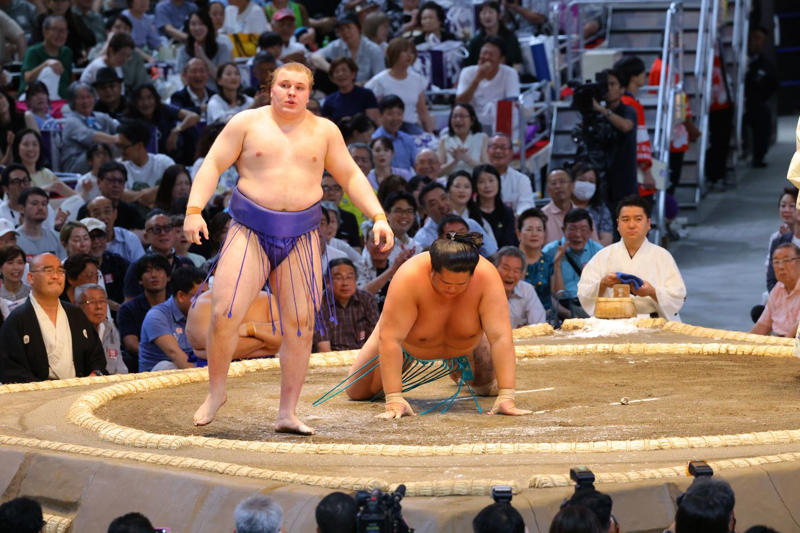 相撲界注目の新星の四股名が“読めない”, 異例のスピード出世と衝撃の「内無双」, インタビューから感じる「抜群の好感度」, 20代がけん引する大相撲“新時代”