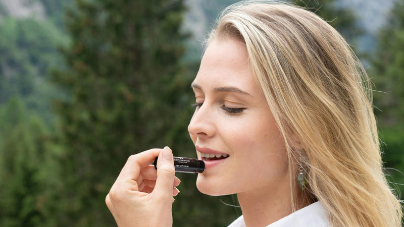 5. Use Tinted Moisturizer Or Lip Balm 1. Gives Skin A Chance To Breathe, 2. Encourages Skin Health, 3. Saves Time Every Morning, 4. Embraces Your Natural Features, 5. Reduces Costs, 6. Empowers You To Redefine Beauty, 7. Shows You're Comfortable In Your Skin, 8. Speeds Up Nighttime Routine, 9. Avoids Accidental Makeup Mishaps, 10. Lets Your Emotions Show Freely, 1. Focus On Skin Care, Not Coverage, 2. Wear Clothes That Make You Feel Great, 3. Keep Eyebrows And Lashes Groomed, 4. Practice Positive Self-Talk, 5. Use Tinted Moisturizer Or Lip Balm, 6. Practice Eye Contact And Posture, 7. Stay Hydrated Throughout The Day, 8. Get Plenty Of Sleep, 9. Surround Yourself With Supportive People, 10. Spend Time Offline