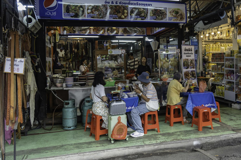 Street food is an art 14. San Telmo – Buenos Aires, Argentina, 13. Bab Boujloud – Fez, Morocco, 12. Gwangjang – Seoul, South Korea, 11. Portland – Oregon, USA, 10. Rue des Rosiers – Paris, France, 9. Mohammed Ali – Mumbai, India, 8. Ballarò – Palermo, Italy, 7. Shilin – Taipei, Taiwan, 6. Bến Thành – Ho Chi Minh City, Vietnam, 5. Lau Pa Sat – Singapore, 4. Kadıköy – Istanbul, Turkey, 3. Jemaa el-Fnaa – Marrakech, Morocco, 2. Mercado de San Juan – Mexico City, Mexico