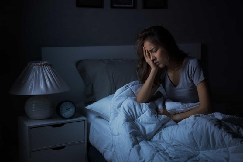 Impact on sleep Bad news coming thick and fast, Avoiding updates, Introducing 'doomscrolling', COVID-19 context, Reinforcing negative thoughts, Anxiety and depression trigger, Panic and worry, Impact on sleep, Contradictory posts, Stress hormones, Set yourself a time limit, Banish the phone from the bedroom, Practice mindful reading, Focus on the positives, Take a time-out