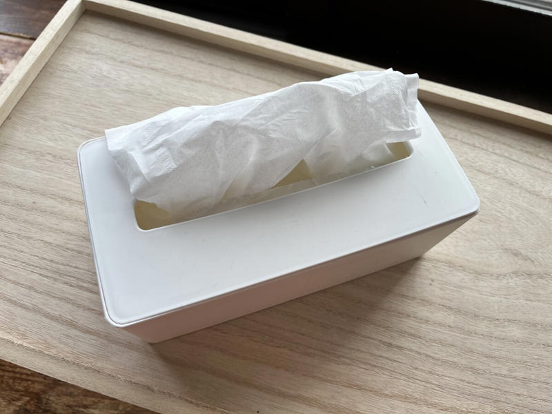 【セリアのティッシュケース】使い方簡単！ 中身だけを活用できる「ティシュー詰め替えケース」, 【セリアのティッシュケース】シンプルに使いやすい「ソフトパックティッシュケース ホワイト」, 【セリアのティッシュケース】ウィリアムモリス柄でおしゃれ「ティッシュカバーボックス」, 【セリアのティッシュケース】筒型で持ち運び便利「ボトル型ティッシュケースケース」, 【セリアのティッシュケース】ボックスティッシュを立てて置ける「ティッシュBOX スタンド」, 【セリアのティッシュケース】ボックスティッシュが小物置きに！「ティッシュBOX 小物トレイ」, 【セリアのティッシュケース】コンパクトサイズ「ポケットティッシュケース」, 【100均】セリアの「ティッシュケース」の売り場はどこ？ 売り切れ？, セリア以外の100均にも「ティッシュケース」は売ってる？ ダイソー、キャンドゥは？, 【100均】セリアには吊り下げやアクリルタイプの「ティッシュケース」も売ってる？ 売り切れ？