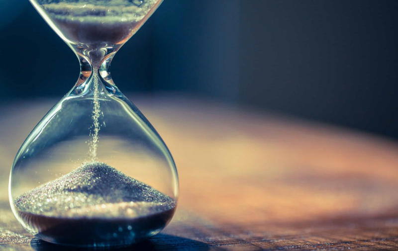 Set yourself a time limit Bad news coming thick and fast, Avoiding updates, Introducing 'doomscrolling', COVID-19 context, Reinforcing negative thoughts, Anxiety and depression trigger, Panic and worry, Impact on sleep, Contradictory posts, Stress hormones, Set yourself a time limit, Banish the phone from the bedroom, Practice mindful reading, Focus on the positives, Take a time-out