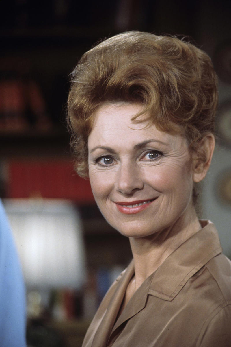 Marion Cunningham Happy Days, Richie Cunningham, Ron Howard, Marion Cunningham, Marion Ross, Howard Cunningham, Tom Bosley, Arthur Fonzarelli, Henry Winkler, Award-winning role in 'Barry', Joanie Cunningham, Erin Moran, Chachi Arcola, Scott Baio, Warren 'Potsie' Weber, Anson Williams, Mitsumo 'Arnold' Takahashi, Noriyuki 'Pat' Morita, Al Delvecchio, Al Molinaro, Ralph Malph, Don Most, Lori Beth Allen-Cunningham, Lynda Goodfriend, Ashley Pfister, Linda Purl, Roger Phillips