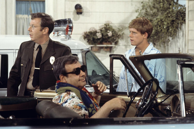 Howard Cunningham Happy Days, Richie Cunningham, Ron Howard, Marion Cunningham, Marion Ross, Howard Cunningham, Tom Bosley, Arthur Fonzarelli, Henry Winkler, Award-winning role in 'Barry', Joanie Cunningham, Erin Moran, Chachi Arcola, Scott Baio, Warren 'Potsie' Weber, Anson Williams, Mitsumo 'Arnold' Takahashi, Noriyuki 'Pat' Morita, Al Delvecchio, Al Molinaro, Ralph Malph, Don Most, Lori Beth Allen-Cunningham, Lynda Goodfriend, Ashley Pfister, Linda Purl, Roger Phillips