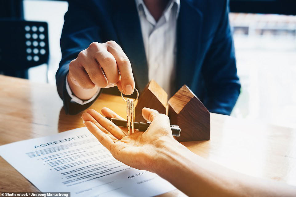 How much should I pay an estate agent?, Is this estate agent fee good value?, Will the 'enhanced' add ons help to sell?, What other advice would you offer them?