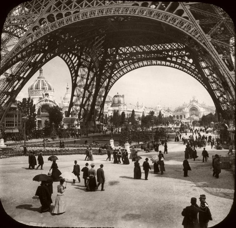 4. Visitors Stroll Beneath the Eiffel Tower During the 1925 Exposition Internationale des Arts Décoratifs 1. A Woman Strolls Through Paris While Reading the Paper, 2. Two Kids Play With a Toy Car on a Cobblestone Street With the Moulin Rouge in the Distance, 3. ‘A Pair of Lovers in Paris, France’, 4. Visitors Stroll Beneath the Eiffel Tower During the 1925 Exposition Internationale des Arts Décoratifs, 5. Colorized Image of Parisians Browsing Flowers Near the Tour de l’Horloge on the Île de la Cité, One of the City’s Oldest Clocks, 6. ‘Soldiers at the Metro Station Auteuil on the Boulevard Excelmans in Paris, France, on May 1, 1920’, 7. Colorized Image of a Hot Air Balloon Pre-Take Off, May 1923, 8. Two Women Enjoy a Coffee on a Terrace, 1925, 9. ‘A Street Scene in Paris During the 1924 Olympics’, 10. A Woman Enjoys a Meal Aboard a Zeppelin Heading to Berlin, 1928, 11. A Couple Dances Along the Seine as People Look on, 12. Singer and Dancer Josephine Baker Pictured at a Cabaret, 1927, 13. Three Children Pause for a Snack With the Sacré-Coeur in the Distance, 14. ‘Ernest Hemingway in Paris, 1920s’, 15. ‘Citroen Automobile Designed by Sonia Delaunay in Paris, 1925’, 16. A Young Gloria Vanderbilt and Her Pet Dog Playing in Front of the Eiffel Tower, 1921, 17. ‘Backstage at the Moulin Rouge, Paris, 1924’, 18. ‘Early Color Photography in Paris, France, 1920’, 19. Josephine Baker Taking Her Pet Cheetah for a Walk in Paris, 1923