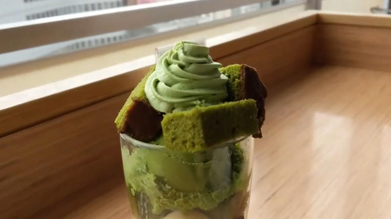 7. Matcha Parfait (Japan: Lotteria) 1. Cadbury McFlurry (UK: McDonald's), 2. Choco Lava Cake (India: Domino's Pizza), 3. Halo-Halo (Philippines: Chowking), 4. Peach Mango Pie (Philippines: Jollibee), 5. Pandan Waffle (Vietnam: Highlands Coffee), 6. Soft Cream (Japan: Mister Donut), 7. Matcha Parfait (Japan: Lotteria), 8. Pastel De Nata (Portugal: McDonald's), 9. Corn Pie (Thailand: McDonald's), 10. Frozen Coke Float (Australia: Hungry Jack's), 11. Timbits (Canada: Tim Hortons), 12. Dessert Burger (Denmark: Burger King), 13. Taro Pie (Thailand: McDonald's), 14. Funnel Cake (Canada: Burger Factory), 15. Storm (Australia: Hungry Jack's), 16. Dulce De Leche Sundae (Argentina: McDonald's), 17. Hershey's Sundae Pie (USA: Burger King), 18. Mango Sticky Rice Blizzard (Thailand: Dairy Queen), 19. Concrete Mixer (USA: Culver's), 20. Cinnamon Twists (USA: Taco Bell)