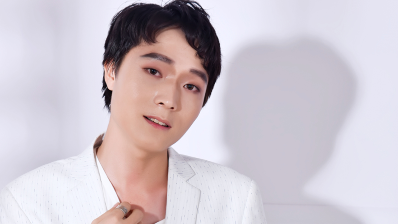 Did not quit on singing Zhang Yiyang death by capital punishment, Who was Zhang Yiyang?, Dropping out, Beginnings as a singer, More competitions, From singer to actor, Acting not a one-time thing, Did not quit on singing, Directorial debut, A dark side, Dated with large age difference, Rocky relationship, A plot against her, Attempted to end his life, No mercy under the law, Netizen anger