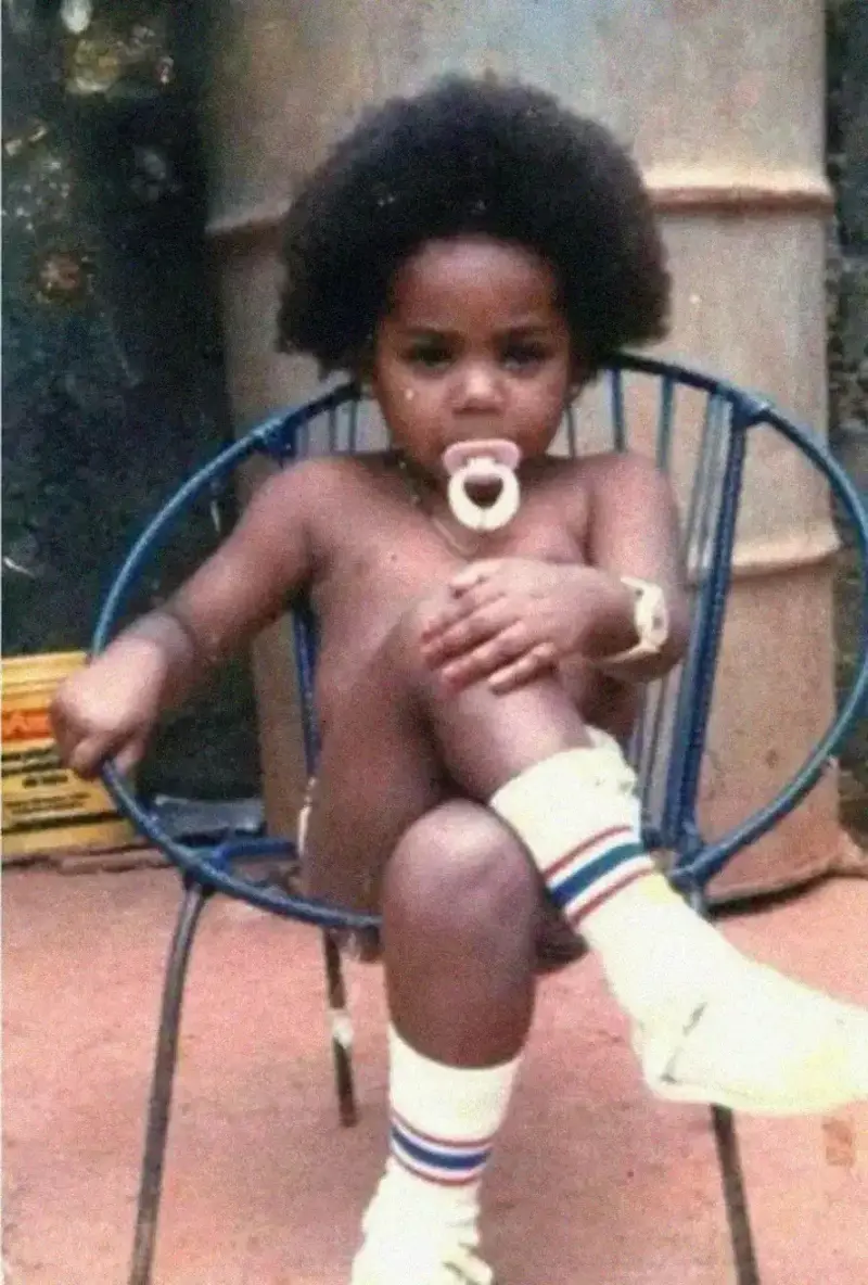 10. This Toddler Had Style to Spare in 1976 1. Queen Was on Fire in 1976, Even if the Hairstyles Were Questionable, 2. The Hudson River Lit Up with Boats and Patriotism on the 4th of July, 1976, 3. Barefoot and Beaming, Locals Paraded with Pride Through Pickering Beach in 1976, 4. A Helpful Hand at Kmart's Camera Counter as Film Photography Ruled 1976, 5. A Snapshot of LA Youth in the Summer of '76, 6. Festive Fries and Holiday Cheer at McDonald's in the Heart of the Seventies, 7. Marching to the Beat of Freedom During the 1976 Bicentennial Celebration, 8. A Fall Night on Broadway and 44th in 1976 Manhattan, 9. Candlelit Conversations and Cozy Vibes at a 1976 House Party, 10. This Toddler Had Style to Spare in 1976, 11. Lazy Beach Days and Summer Love in South Shields, 1976, 12. Packed Nights and Rock 'n' Roll Vibes Inside Max's Kansas City, NYC, 1976, 13. Americans Gather Around the Bicentennial "Freedom Train" Carrying Priceless Pieces of History, 14. Teenage Love Caught on Camera in a Quiet New York Room, 1976, 15. Chaos and Cheers at the Battle Royal in L.A.'s Olympic Auditorium, 16. Jodie Foster Stuns at Just 14 in the Gritty Classic Taxi Driver, 1976, 17. The Power of Christ Compels You at Detroit’s Infamous Exorcist Lounge, 1976, 18. Arcade Dreams and Mall Magic Collide at Old Chicago in 1976, 19. School Vaccinations in 1976 Highland Park, 20. Dancing in the Streets of Brooklyn During A Joyful Block Party Moment in 1976, 21. Serving Up Street Flavor Outside the Met on a Summer Day in 1976, 22. A Group of Kids Waits Patiently for the Subway in a Gritty 1976 New York City, 23. Neighborhood Kids Gear Up for Halloween With Their Spookiest Masks in 1976, 24. President Jimmy Carter Casually Hops a Fence at LaGuardia Airport With an Aide, 1976, 25. Dining Above the Clouds at Windows on the World, 1976, 26. David Bowie in 1976, Redefining Cool with Every Glance, 27. AC/DC Rocking Their Way to Global Fame in 1976, 28. A Young Woman Hitchhiking Through Florida's Sun-Soaked Highways in 1976, 29. A Group of Young Concertgoers Soaking Up the Vibes in Ohio, 30. A Surprising Snapshot of Hollywood Charm, 31. When Superheroes Took the Plunge at SeaWorld's Wild 1976 Show, 32. Charlie's Angels Redefined Cool and Confidence in 1976, 33. Kiss Turns Heads While Strutting Through NYC in Full Costume, 1976