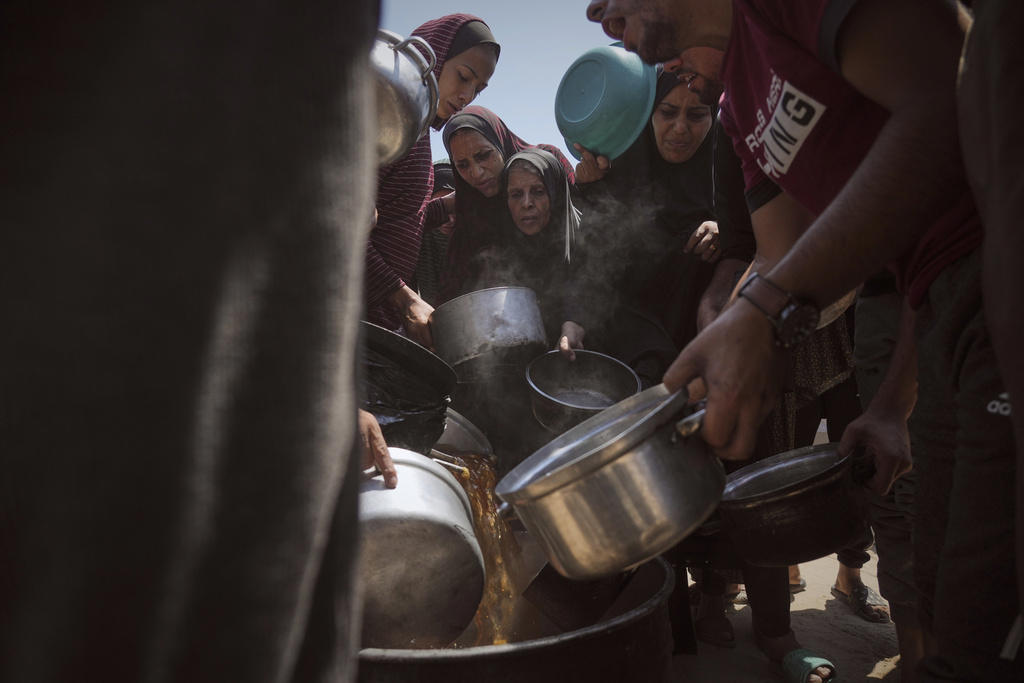 Talks have dragged on, Israel also calls back its negotiators, Trump pushes for peace, Israel is criticized for its role in Gaza