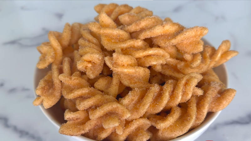 20. Cinnamon Twists (USA: Taco Bell) 1. Cadbury McFlurry (UK: McDonald's), 2. Choco Lava Cake (India: Domino's Pizza), 3. Halo-Halo (Philippines: Chowking), 4. Peach Mango Pie (Philippines: Jollibee), 5. Pandan Waffle (Vietnam: Highlands Coffee), 6. Soft Cream (Japan: Mister Donut), 7. Matcha Parfait (Japan: Lotteria), 8. Pastel De Nata (Portugal: McDonald's), 9. Corn Pie (Thailand: McDonald's), 10. Frozen Coke Float (Australia: Hungry Jack's), 11. Timbits (Canada: Tim Hortons), 12. Dessert Burger (Denmark: Burger King), 13. Taro Pie (Thailand: McDonald's), 14. Funnel Cake (Canada: Burger Factory), 15. Storm (Australia: Hungry Jack's), 16. Dulce De Leche Sundae (Argentina: McDonald's), 17. Hershey's Sundae Pie (USA: Burger King), 18. Mango Sticky Rice Blizzard (Thailand: Dairy Queen), 19. Concrete Mixer (USA: Culver's), 20. Cinnamon Twists (USA: Taco Bell)