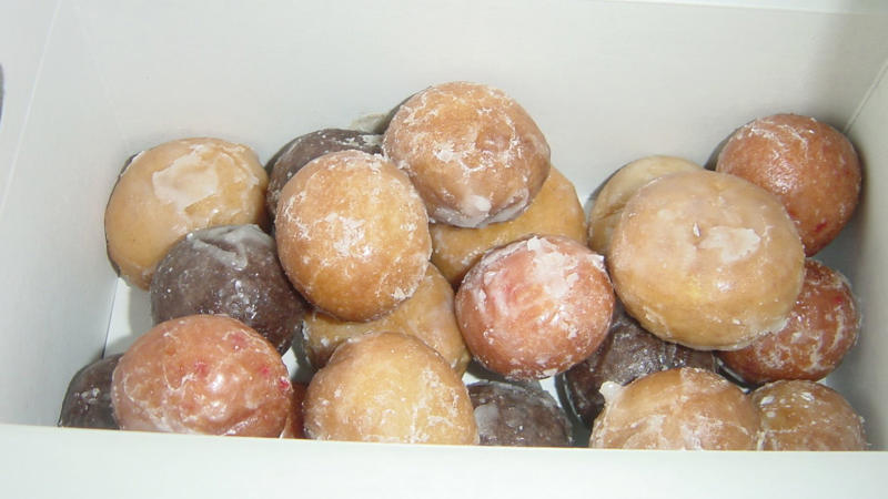 11. Timbits (Canada: Tim Hortons) 1. Cadbury McFlurry (UK: McDonald's), 2. Choco Lava Cake (India: Domino's Pizza), 3. Halo-Halo (Philippines: Chowking), 4. Peach Mango Pie (Philippines: Jollibee), 5. Pandan Waffle (Vietnam: Highlands Coffee), 6. Soft Cream (Japan: Mister Donut), 7. Matcha Parfait (Japan: Lotteria), 8. Pastel De Nata (Portugal: McDonald's), 9. Corn Pie (Thailand: McDonald's), 10. Frozen Coke Float (Australia: Hungry Jack's), 11. Timbits (Canada: Tim Hortons), 12. Dessert Burger (Denmark: Burger King), 13. Taro Pie (Thailand: McDonald's), 14. Funnel Cake (Canada: Burger Factory), 15. Storm (Australia: Hungry Jack's), 16. Dulce De Leche Sundae (Argentina: McDonald's), 17. Hershey's Sundae Pie (USA: Burger King), 18. Mango Sticky Rice Blizzard (Thailand: Dairy Queen), 19. Concrete Mixer (USA: Culver's), 20. Cinnamon Twists (USA: Taco Bell)