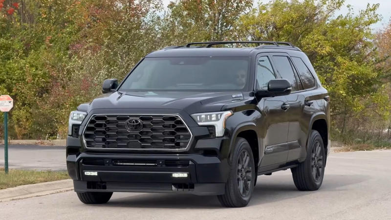 1. 2024 Ford Expedition, 2. 2025 Kia Telluride, 3. 2025 Toyota Grand Highlander, 4. 2025 Chevrolet Suburban, 5. 2025 Honda Pilot, 6. 2025 GMC Yukon, 7. 2025 Jeep Wagoneer, 8. 2025 Toyota Highlander, 9. 2025 Mazda CX-90, 10. 2025 Nissan Armada, 11. 2025 Volvo EX90, 12. 2025 Lexus TX, 13. 2025 Kia EV9, 14. 2025 Jeep Grand Cherokee L, 15. 2025 Subaru Ascent, 16. 2025 Hyundai Palisade, 17. 2025 Toyota Sequoia, 18. 2025 Chevrolet Traverse, 19. 2025 Ford Explorer, 20. 2025 Nissan Pathfinder