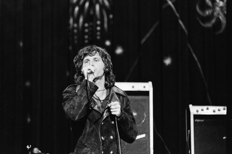 Jim Morrison Why do conspiracy theories arise?, Tupak Shakur, Marilyn Monroe, Princesa Diana de Gales, Michael Jackson, Jim Morrison, Kurt Cobain, Bruce Lee