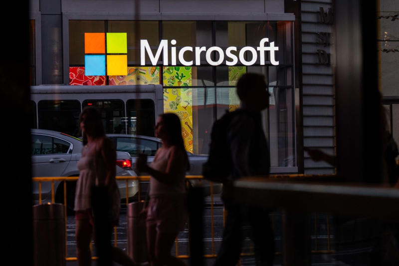 ‘Secure Future’, 400 hacked servers, ‘A working exploit’, A back door