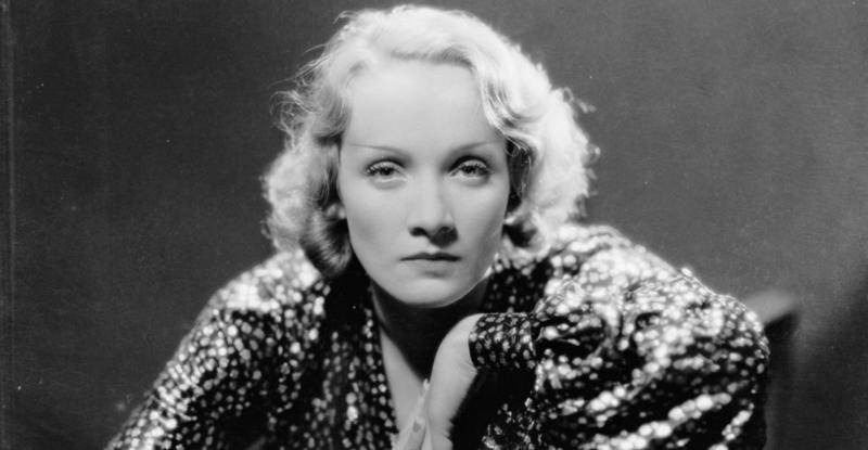 マレーネ・ディートリヒ (1901–1992), アルベルト・アインシュタイン (1879–1955), ヴィクトル・マリー・ユゴー (1802–1885), ジャコモ・カサノヴァ (1725–1798), レフ・トロツキー (1879 –1940), カール・マルクス (1818–1883), フリートリヒ・エンゲルス (1820–1895), ルイス・ブニュエル (1900–1983), ベルトルト・ブレヒト (1898–1956), モハンマド・レザー・パフラヴィー (1919–1980), イメルダ・マルコス, エドワード・スノーデン, フアン・ペロン (1895–1974), ナポレオン・ボナパルト (1769–1821), アリストテレス (384–322 BCE), イディ・アミン (1925–2003), ジャン＝ジャック・ルソー (1712–1778), チャールズ・チャップリン (1889–1977), ベーナズィール・ブットー (1953–2007), アレクサンドル・デュマ (1802–1870), ロマン・ポランスキー, ベネディクト・アーノルド (1740–1801), ルキウス・アンナエウス・セネカ (c. 4 BCE–65 CE), パブロ・ネルーダ (1904–1973), ヨシフ・ブロツキー (1940–1996), エドワード8世 (1894–1972)