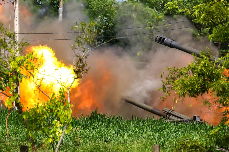 UN Security Council urges restraint by both sides, Clashes break out across border areas, Thousands flee villages near the border, Asean chair calls for calm, It’s the latest flareup in longstanding border tensions