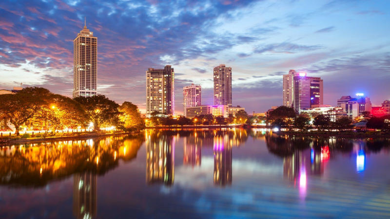 Visitors can explore Colombo, then head to Galle to wander its cobblestone streets and enjoy seaside cafes. The hill stations of Nuwara Eliya and Kandy offer scenic train rides and tea tastings, providing a glimpse into the country’s rich cultural heritage. (Image: Canva)