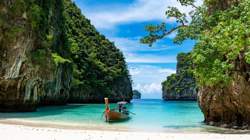 Thailand: Thailand remains a popular choice for Indian travellers, and its appeal extends beyond its affordability. The cities of Bangkok and Pattaya offer a unique blend of experiences. Bangkok is known for its vibrant street markets, traditional Thai massages, and historic temples. (Image: Canva)