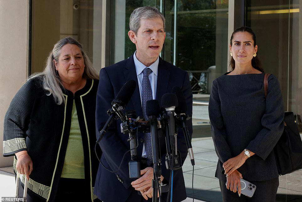 Ghislaine Maxwell's attorney speaks out after DOJ meeting