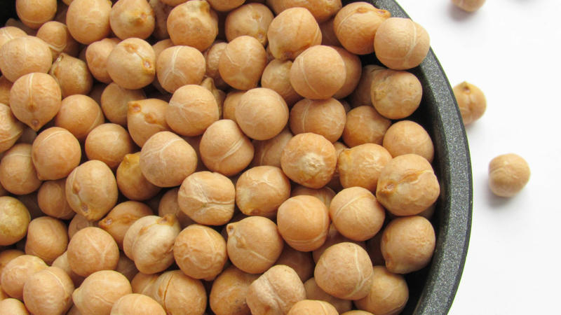 9. Chickpeas 1. Pale Or Yellowish Skin, 2. Constant Fatigue, 3. Frequent Headaches Or Dizziness, 4. Shortness Of Breath, 5. Brittle Nails Or Hair Loss, 6. Rapid Heartbeat, 7. Restless Legs At Night, 8. Craving Ice Or Dirt, 9. Cold Hands And Feet, 10. Tongue Swelling Or Soreness, 1. Spinach, 2. Red Meat (Beef Or Lamb), 3. Lentils, 4. Fortified Cereals, 6. Pumpkin Seeds, 7. Chicken Liver, 8. Cashews, 9. Chickpeas, 10. Sardines