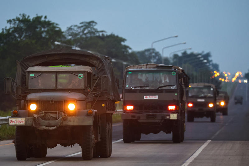 UN Security Council urges restraint by both sides, Clashes break out across border areas, Thousands flee villages near the border, Asean chair calls for calm, It’s the latest flareup in longstanding border tensions