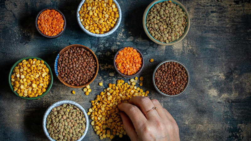 3. Lentils 1. Pale Or Yellowish Skin, 2. Constant Fatigue, 3. Frequent Headaches Or Dizziness, 4. Shortness Of Breath, 5. Brittle Nails Or Hair Loss, 6. Rapid Heartbeat, 7. Restless Legs At Night, 8. Craving Ice Or Dirt, 9. Cold Hands And Feet, 10. Tongue Swelling Or Soreness, 1. Spinach, 2. Red Meat (Beef Or Lamb), 3. Lentils, 4. Fortified Cereals, 6. Pumpkin Seeds, 7. Chicken Liver, 8. Cashews, 9. Chickpeas, 10. Sardines