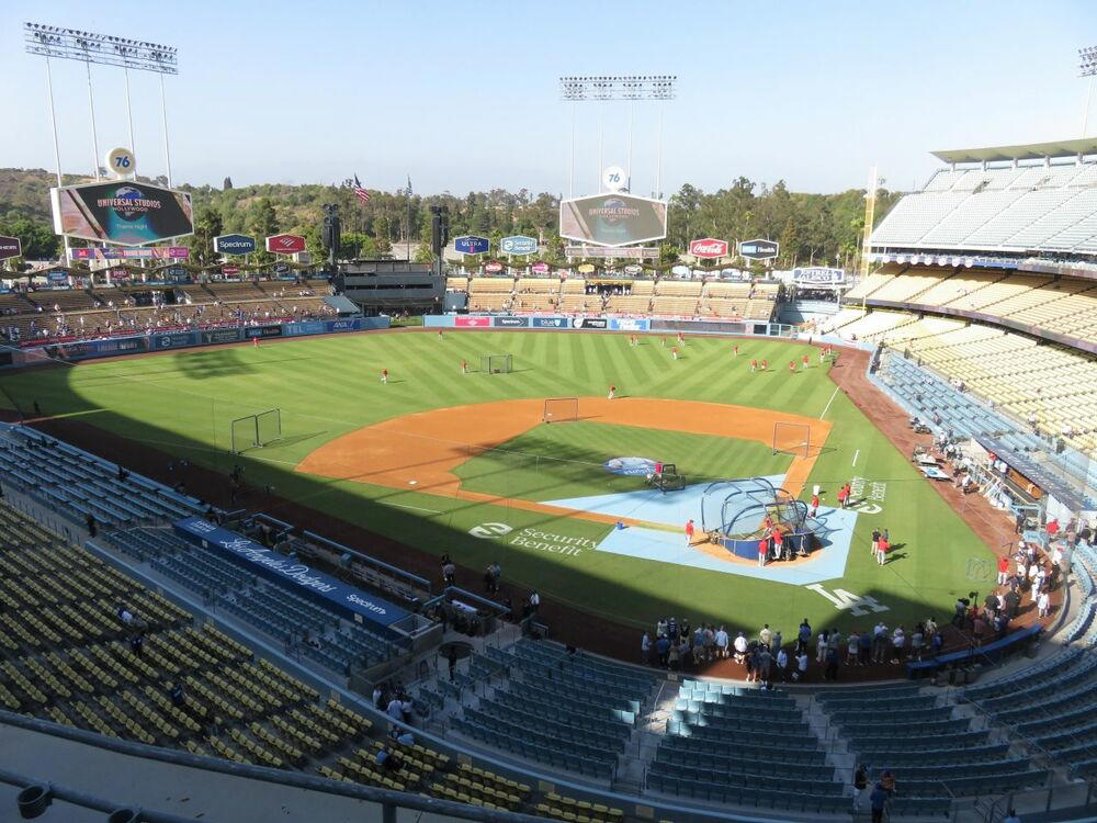 ドジャースタジアムの厳格な手荷物検査, 「大谷翔平」だけじゃないツアーの中身, 企業の視察旅行にもドジャース観戦が入る, 大谷翔平を追うリピーターも増えた, ロサンゼルスは危ない町なのか？, 「大谷翔平ブーム」はいつまで続くか
