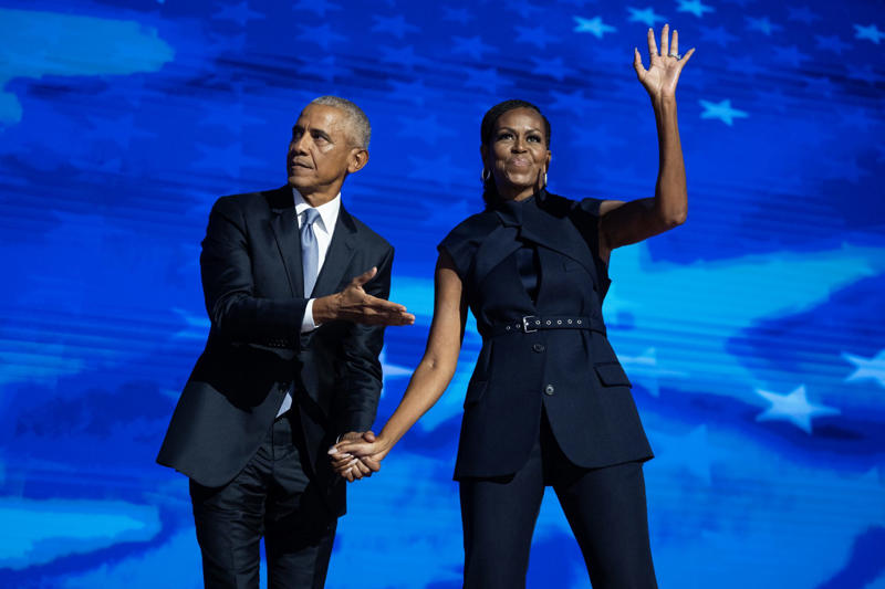 Barack and Michelle Obama break their silence, Michelle's podcast, Barack joked that she 'took him back', Whenever they appear separately, rumors begin., Michelle's brother has been asked, Barack is always surprised by rumors, Difficult times, Michelle doesn't give up on her man, The beginning of rumors