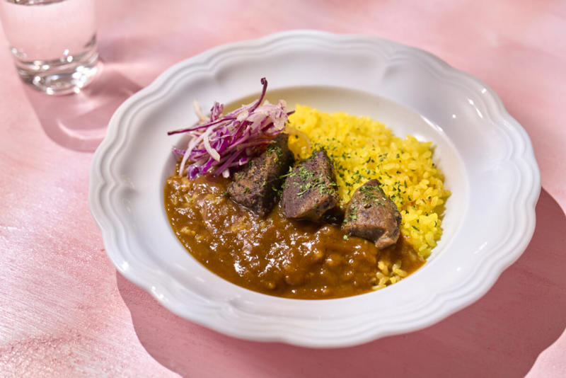 「ようこそ！カレー沼へ」では全30品の商品を展開！, 「自家製カレー」から新商品7品が登場！, 「レトルトカレー」から新商品3品が登場！, 「ベーカリー」から新商品2品が登場！（京橋・成城店限定）, 沼ポイント満載！ おすすめ3品を実食レポート, この夏あなたも“カレー沼”にハマってみませんか？