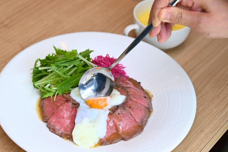 洋食 KOKICHIのランチは定番だけでなく週替わりも, 人気メニューの「特製エビフライ＆ハンバーグランチ」, お肉をたっぷり食べたいなら「ローストビーフ丼」, こだわりのスイーツに夏季限定 かき氷が登場！, さっぱりつるんと！爽やかな喉越しの白桃味, 甘さ控えめな和の味 宇治金時, 頭にキーンと来ない！こだわりの氷で最後までおいしく食べられる, 洋食 KOKICHIの基本情報とアクセス, 洋食 KOKICHIの基本情報