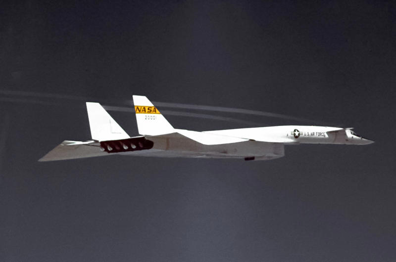 10: Northrop YF-23, 9: North American XB-70 Valkyrie, 8: Lockheed SR-71 Blackbird, 7: Ryan ST, 6: McDonnell XP-67 ‘Moonbat’, 5: North American F-86 Sabre, 4: Grumman F-14 Tomcat, 3: Republic XF-12 Rainbow, 2: General Dynamics F-16XL, 1: North American P-51 Mustang