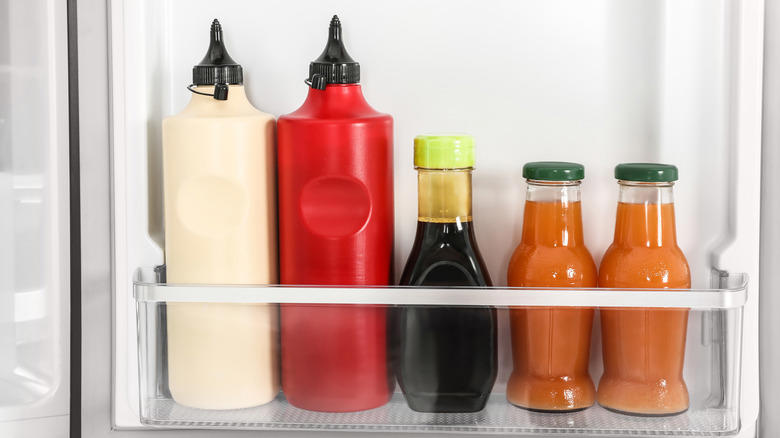 Overcrowding The Top Shelves, Not Labeling Or Dating Leftovers, Rotating Items Regularly, Not Using Transparent Containers, Placing The Wrong Items On The Door, Not Adjusting The Shelves