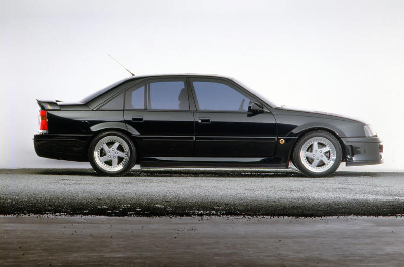 14. 1990 Lotus Carlton The world’s best super saloons, 1. 1951 Hudson Hornet, 1951 Hudson Hornet (cont.), 2. 1959 Jaguar Mk2 3.8, 1959 Jaguar Mk2 3.8 (cont.), 3. 1963 Maserati Quattroporte, 1963 Maserati Quattroporte (cont.), 4. 1966 Dodge Hemi Coronet Deluxe, 1966 Dodge Hemi Coronet Deluxe (cont.), 5. 1967 Iso Fidia, 1967 Iso Fidia (cont.), 6. 1971 Monica 560, 1971 Monica 560 (cont.), 7. 1971 De Tomaso Deauville, 1971 De Tomaso Deauville (cont.), 8. 1982 Alpina B7S Turbo, 1982 Alpina B7S Turbo (cont.), 9. 1985 AMG Hammer, 1985 AMG Hammer (cont.), 10. 1985 Bentley Turbo R, 1985 Bentley Turbo R (cont.), 11. 1986 Lancia Thema 8.32, 1986 Lancia Thema 8.32 (cont.), 12. 1988 Audi V8, 1988 Audi V8 (cont.), 13. 1990 Mercedes-Benz 190E 2.5-16 Evolution II, 1990 Mercedes-Benz 190E 2.5-16 Evolution II (cont.), 14. 1990 Lotus Carlton, 1990 Lotus Carlton (cont.), 15. 1990 Mercedes-Benz 500E, 1990 Mercedes-Benz 500E (cont.), 16. 1992 Subaru Impreza, 1992 Subaru Impreza (cont.), 17. 1992 Renault Safrane Biturbo, 1992 Renault Safrane Biturbo (cont.), 18. 1994 Jaguar XJR, 1994 Jaguar XJR (cont.), 19. 1998 BMW E39 M5, 1998 BMW E39 M5 (cont.), 20. 2000 Saab 9-5 Aero, 2000 Saab 9-5 Aero (cont.)