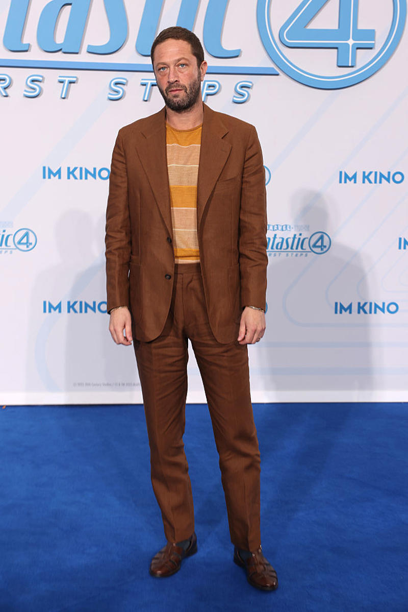 Ebon Moss-Bachrach Pedro Pascal and his band on Fantastic Four's heroic blue carpet, Pedro Pascal, Vanessa Kirby, Joseph Quinn, Ebon Moss-Bachrach, Cosplayers of the Fantastic Four, SIlver Surfer and Dr. Doom, Jana Riva, Paula Gorczyca, Noah Miguell and Lara Spengler, Lucy Hellenbrecht, Alina Khan