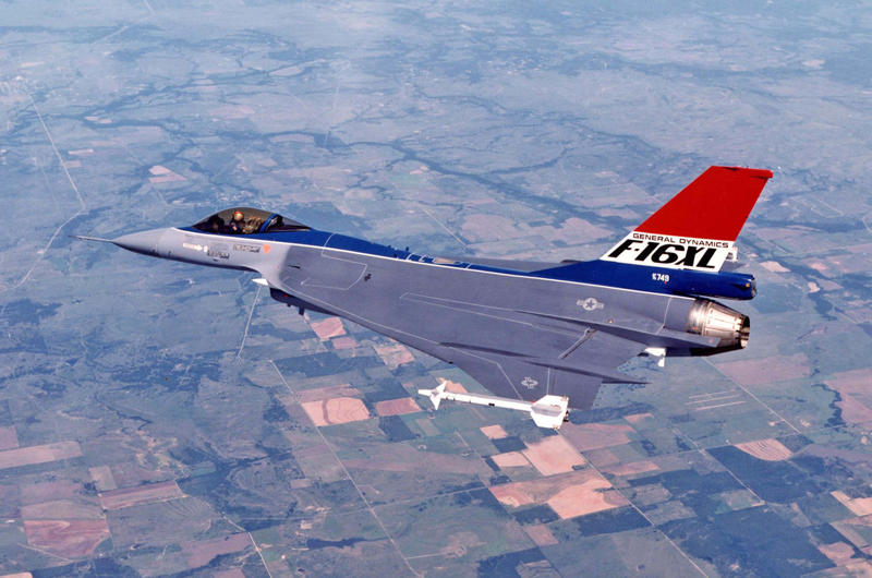 2: General Dynamics F-16XL 10: Northrop YF-23, 9: North American XB-70 Valkyrie, 8: Lockheed SR-71 Blackbird, 7: Ryan ST, 6: McDonnell XP-67 ‘Moonbat’, 5: North American F-86 Sabre, 4: Grumman F-14 Tomcat, 3: Republic XF-12 Rainbow, 2: General Dynamics F-16XL, 1: North American P-51 Mustang